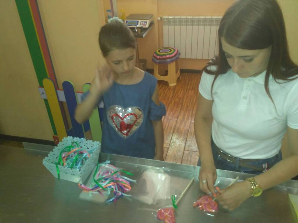 IMG-b3ba3619dc1c8df1cbe0812e3871865d-V.jpg