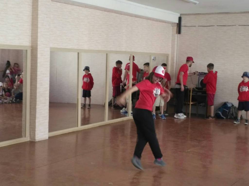 IMG-faed1855cf86fc152ff4e51f2655c010-V.jpg